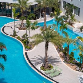 Stylish Pool View 1BDR Apartment Bang Tao, hotel in Ban Thalat Choeng Thale
