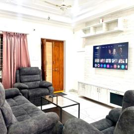 Bright & Spacious 3BHK Near Manikonda, Hotel in Gachibowli