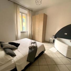 Jacuzzi Suite, hotel in Livorno