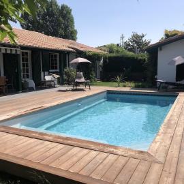Landaise rénovée au calme, piscine chauffée, climatisation