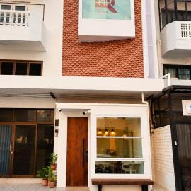 R4R RoomforRest Boutique Hotel Bangsaen Beach, hotel in Ban Laem Thaen