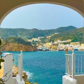 MALUMIERE APARTMENT Lovely and charming retreat in the heart of Ponza Port