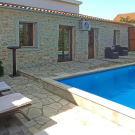 Awesome Home In Lisane Tinjske