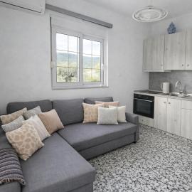 Sonia Apartment, Pilona Village, Hotel in vlicha