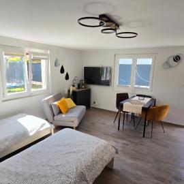 Le Petit Beurre de cacahuète et Le Poivre et Sel – hotel w mieście Fully