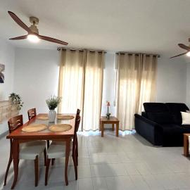 Apartamento a 1 Min de Playa Calypso con Terraza，普爾皮的飯店