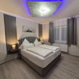 COMFY Ferienwohnung nähe Uni & Zentrum - Modern, хотел в Саарбрюкен