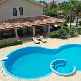 Private oasis villa