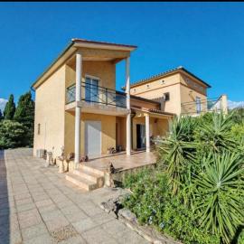 Millas में, होटल Cœur de Millas terrasse, jardin et parking privé