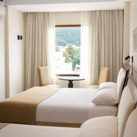 Hotel Almería, hotel di Salta