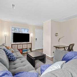 Cozy 2BR - Condo -Near Zoo - Fast WiFi -Garage, hôtel à Fort Wayne