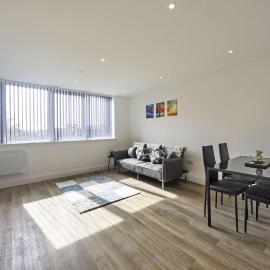 1 Bed Apartment in Central Gravesend w Games Room