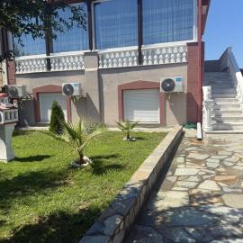 Nadya Holiday Home