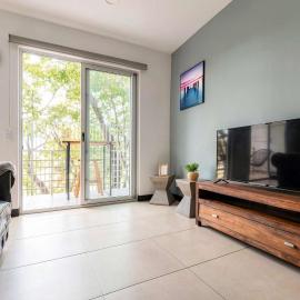 Furnished Studio in San Jose Urban Flats Bldg, hotel a Pozos