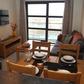 Deluxe Sea View Flat with Easy Access and Parking