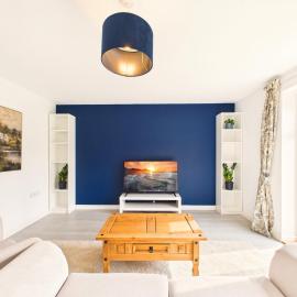 Modern 4-Bed Spacious Home with EV and Parking x3