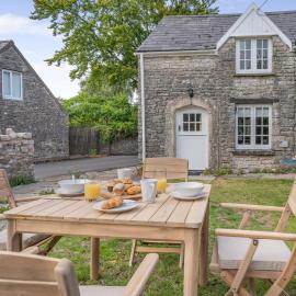 2 Bed in St. Hilary oc-c33064