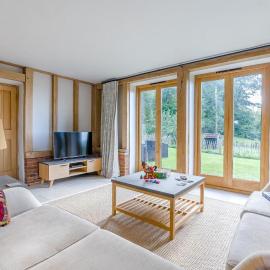 2 Bed in Holmbury St. Mary oc-l33465, hotel a Holmbury Saint Mary