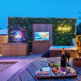 The Hideout Serenity by design، فندق في Dean