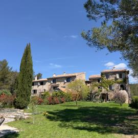 CASA CARA - 4 Gites de Charmes avec piscine - Cotignac en Provence, hotel i Cotignac