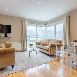 Jameson Court Apartments, hotel in Galway