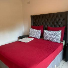 Zim Safari Guest Lodge, hotel a Harare