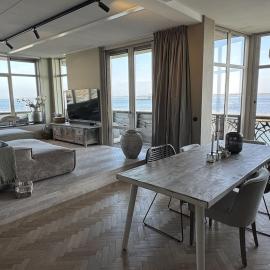 Luxe appartement I Penthouse view over het water, khách sạn ở Biddinghuizen