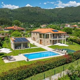 Casa da Ana - Villa with Private Pool and Garden