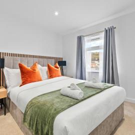 2 Bedroom House in Greenock with Free Parking - Close to Clyde Shipyard, hotel in Greenock