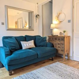 Kendal Cottage with Fireplace - Couples' Retreat