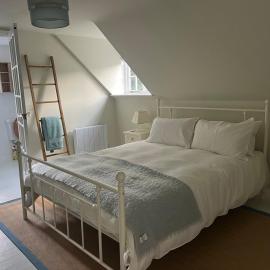 Stunning period annexe close to town centre