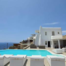 8BD Sunset Estate w private Infinity Pool by Live&Travel، فندق في Fanari