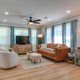 Viesnīca Downtown Modesto Gem! Updated Family Home pilsētā Modesto