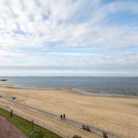 Studio cabine avec balcon, parking privé, accès direct plage, proche centre ville - FR-1-319-44, отель в Аркашоне