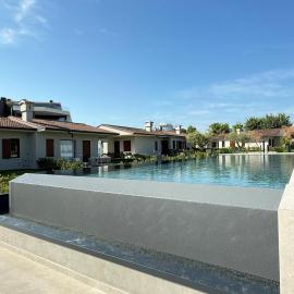 Bungalow Ville d'Oro، فندق في ديسينسانو ديل غاردا