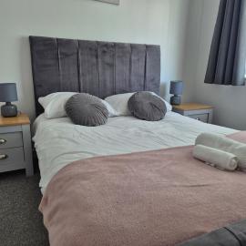 Entire House - Cheshire Oaks/Ellesmere Port, Hotel in Ellesmere Port