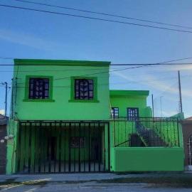 Casa Frente Gimnasio Municipal, Linares, hotel en Linares
