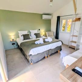 Chambre d'hôtes - B&B - Le Cocon de Manon en Luberon, hotel u gradu Lagnes