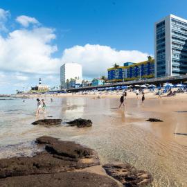 Vista Mar ao Lado Shopping Barra com Garagem e Ar