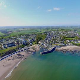 Quayside, hotel i Cemaes Bay