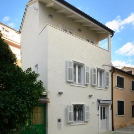 S27-Modern house in the old centre with parking, hotel Splitben