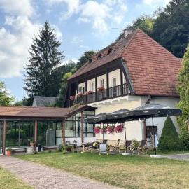 Hotel Żuraw w Starym Spichlerzu, hotel v destinaci Kazimierz Dolny