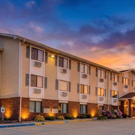 Capital O Amerihost Inn and Suites Kingdom City Hwy 54 MO: Kingdom City şehrinde bir otel