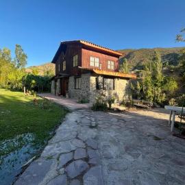 Andean Countryside, Mountains & Riverside Retreat, hotel u gradu 'El Guapi'