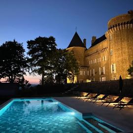 Château Blanat, hotel Saint-Michel-de-Bannières városában
