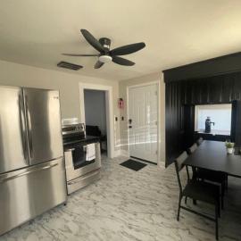 3 BR Apartment Near Wesleyan 201, hotel a Middletown
