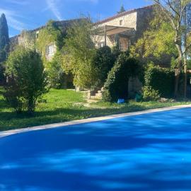 Grande maison -Sud Ardèche, Hotel in Saint-André-de-Cruzières