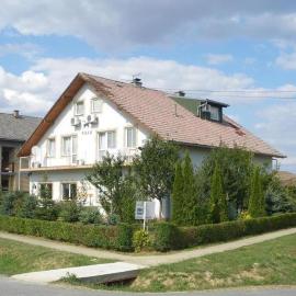 Apartments and rooms with parking space Bilje, Slavonija - 25232, hotel in Bilje