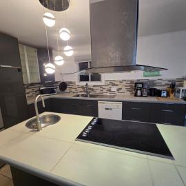 Brossard home2, hotel u gradu Brosar