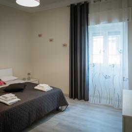 Casa FONTE GRANDE a due passi dalla Clinica "Immacolata", khách sạn ở Celano